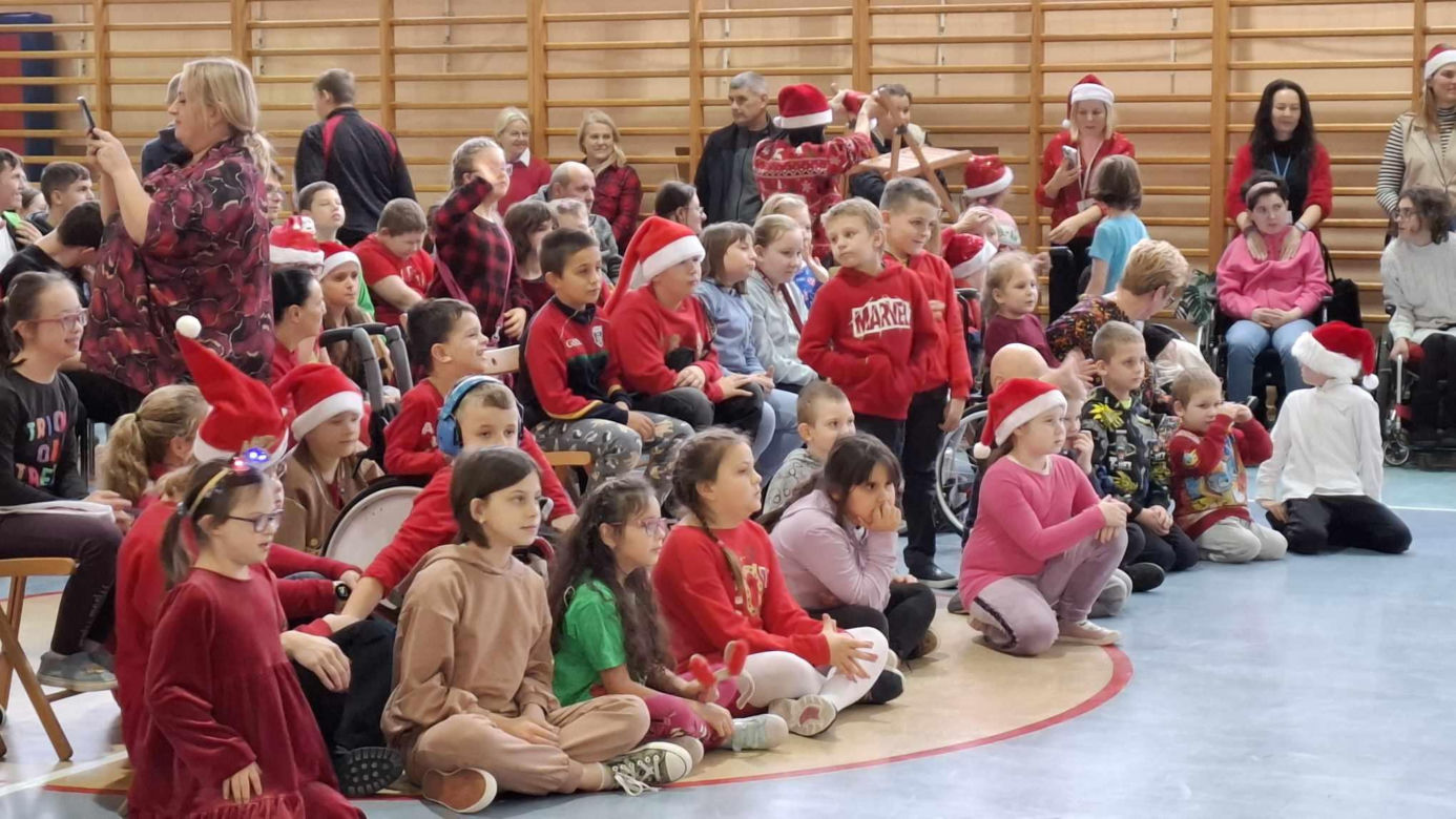 Mikołaj z Rovaniemi odwiedził uczniów Szkoły Podstawowej Specjalnej nr 19