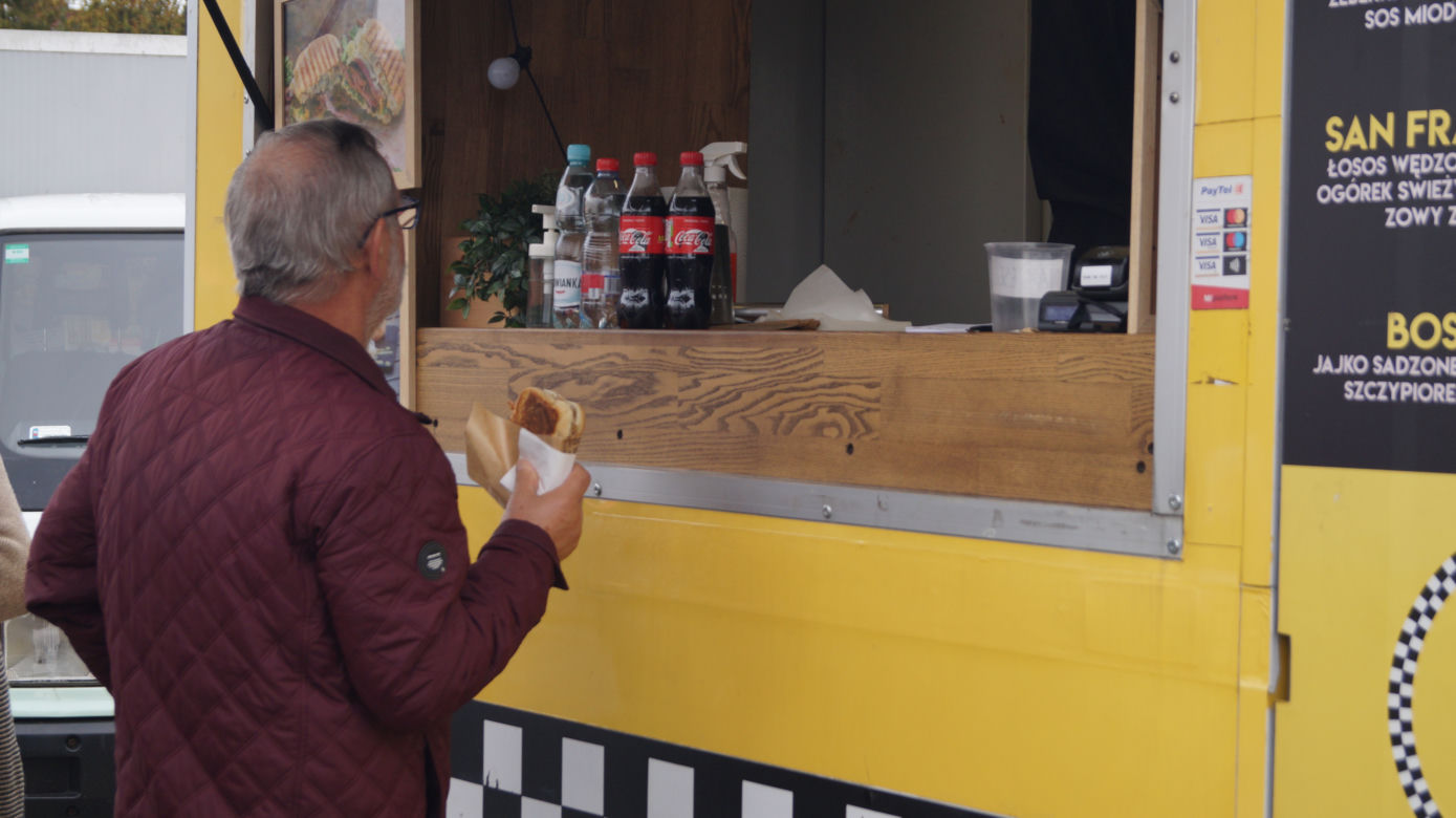 Festiwal Food Trucków 2021. Restauracje na kółkach zaparkowały na Wyspie Młyńskiej