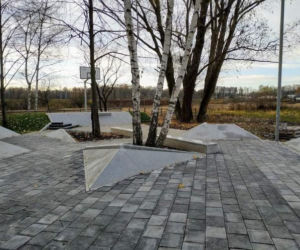 Kostka brukowa w skateparku