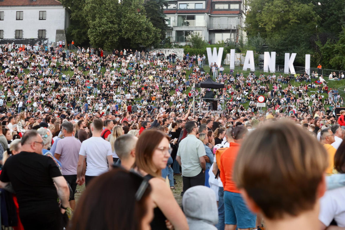 Tak Warszawa powitała lato. Wianki nad Wisłą 2024 