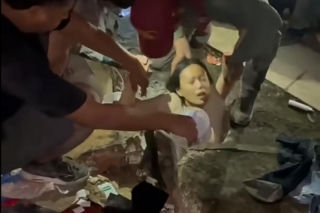 Pokazali, jak wyciągają ludzi spod gruzów! Wszystko widać na nagraniu