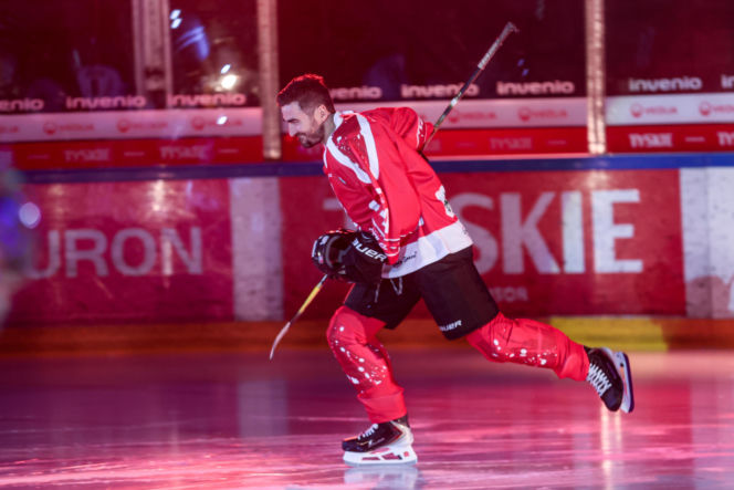 Hokej z Gwiazdami w Tychach dla WOŚP. Na lodowisku gwiezdna konstelacja