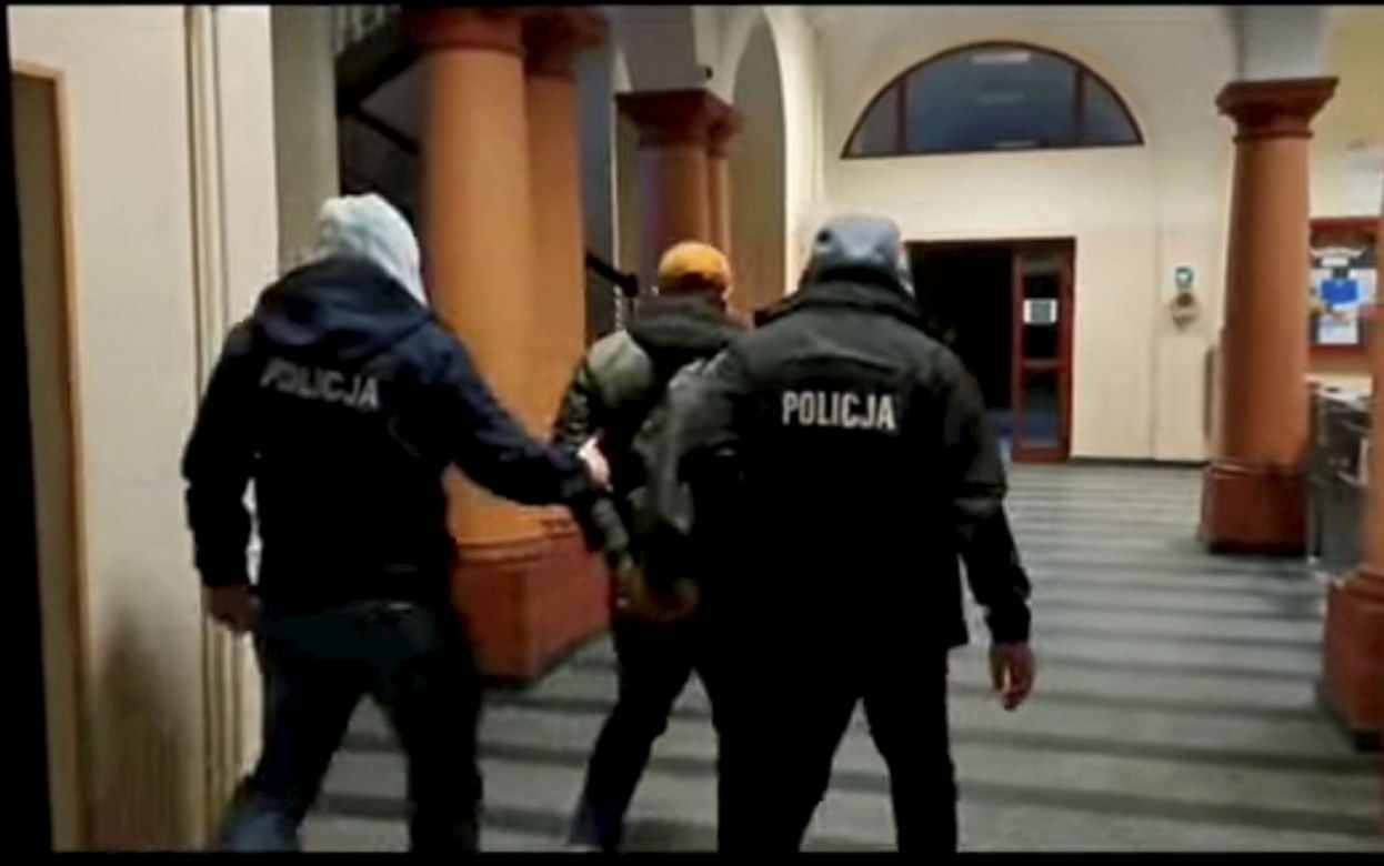 Brutalny mord na działkach w Rumi. Zabił go siekierą i próbował ukryć zwłoki
