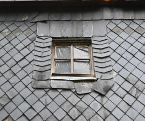 Przysłupowy dom w Twardocicach w czasie remontu