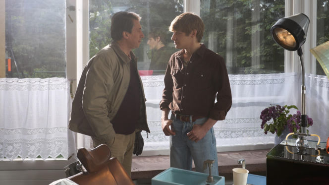 Wojna zastępcza odc. 1. Artur (Mateusz Więcławek), Sadowski (Mirosław Haniszewski)