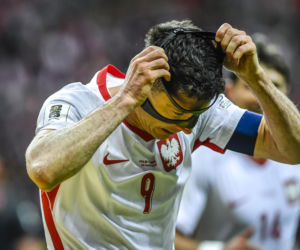 Robert Lewandowski w czarnej masce