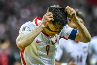 Robert Lewandowski w czarnej masce