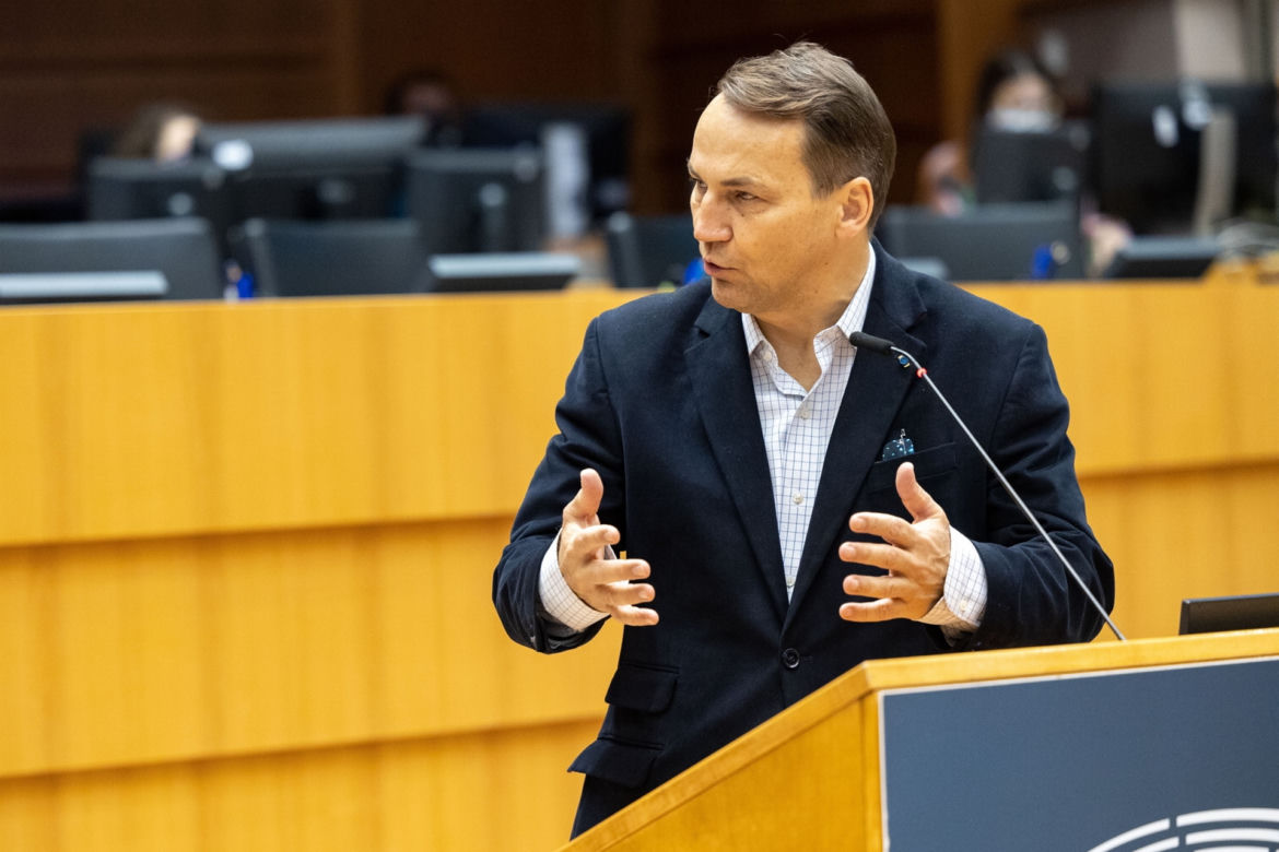 Sikorski grozi Kaczyńskiemu komornikiem