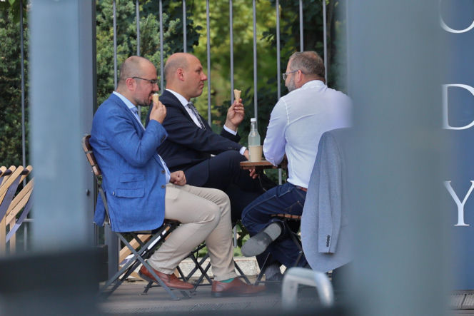 Posłowie PiS poszli na lody