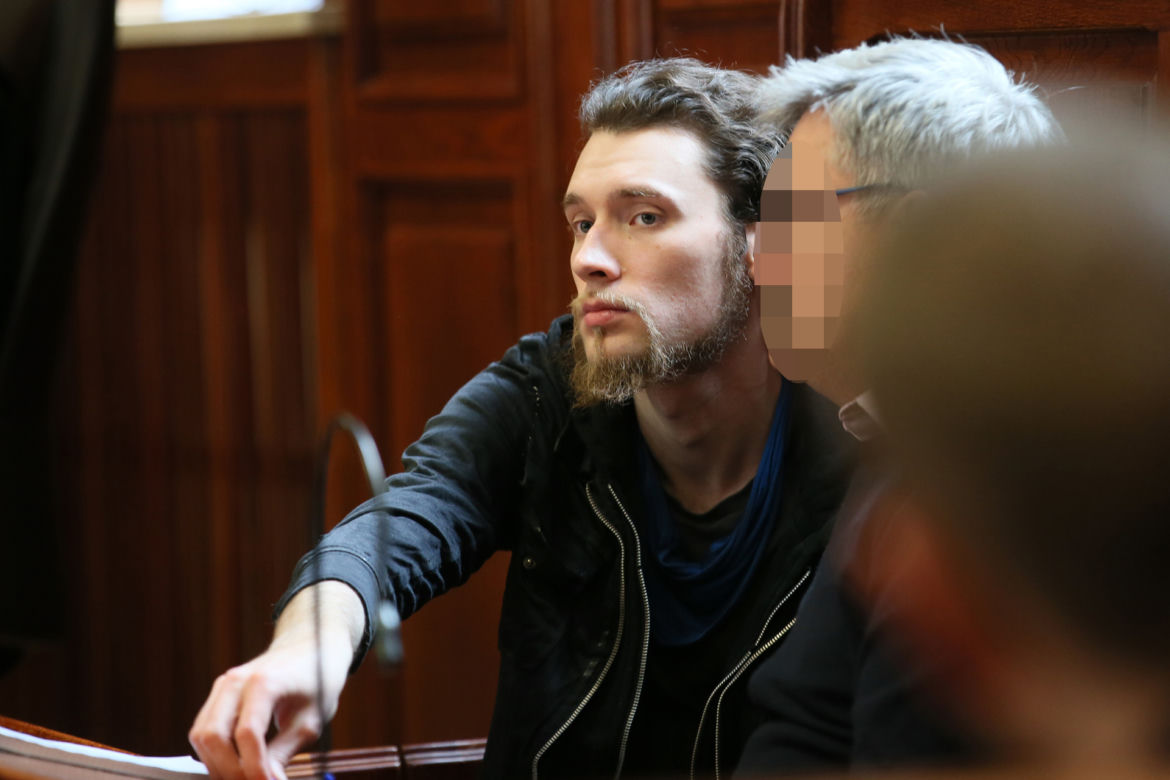 "Nie jestem winny zamordowania mojej matki ale jestem winny jej śmierci". Karl znów zeznaje w sprawie morderstwa Amerykanki 
