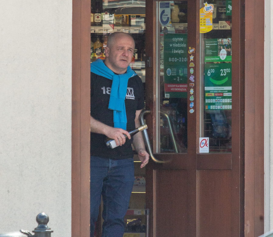 Paweł Kowal. Zabrał żonę na wino w szuwary