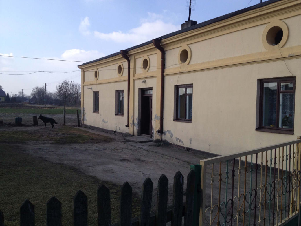 Ksiądz oszalał! Rzucił się z siekierą na parafiankę