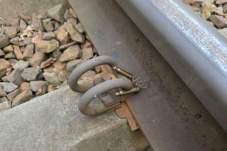 Naboje na torach w Wielkopolsce! Policja zabiera głos: To jest prowokacja