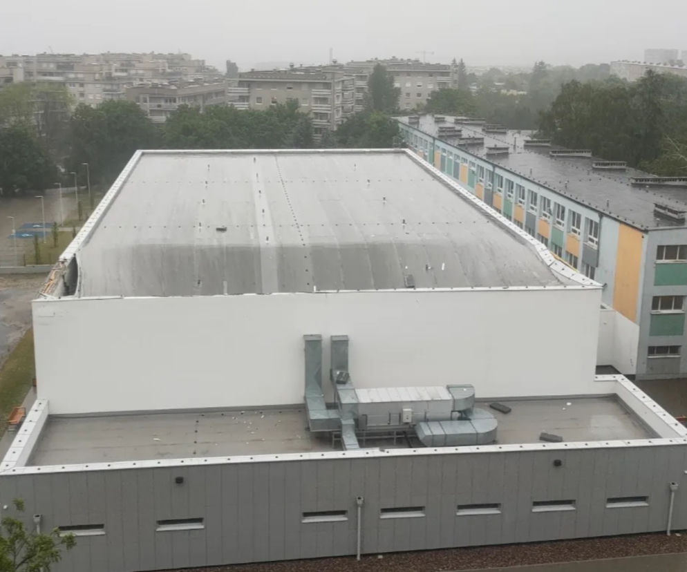 Zapadł się dach sali sportowej na osiedlu Pod Lipami
