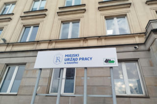 Osoby bezrobotne z Radomia nie muszą przychodzić same do Miejskiego Urzędu Pracy. Dostaną informacje, kiedy mają się zgłosić. 