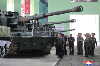Korea Północna prezentuje broń zdolną uderzyć w stolicę Południa. Czy Seul jest na celowniku?