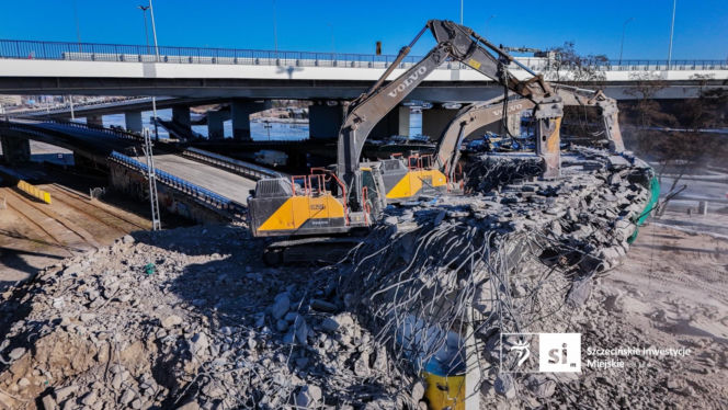 Postępy prac przy wyburzaniu łącznicy Trasy Zamkowej
