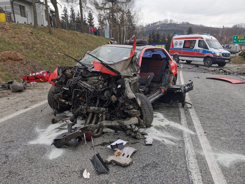 Groźny wypadek na DW 977 w Zabłędzy