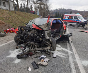 Groźny wypadek na DW 977 w Zabłędzy