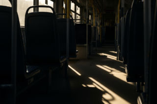 Groźby w krakowskim tramwaju. Kogo poszukuje policja?