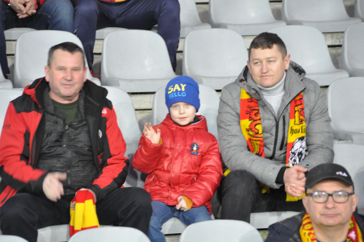 Korona Kielce - Legia Warszawa. Zdjęcia kibiców na Suzuki Arenie