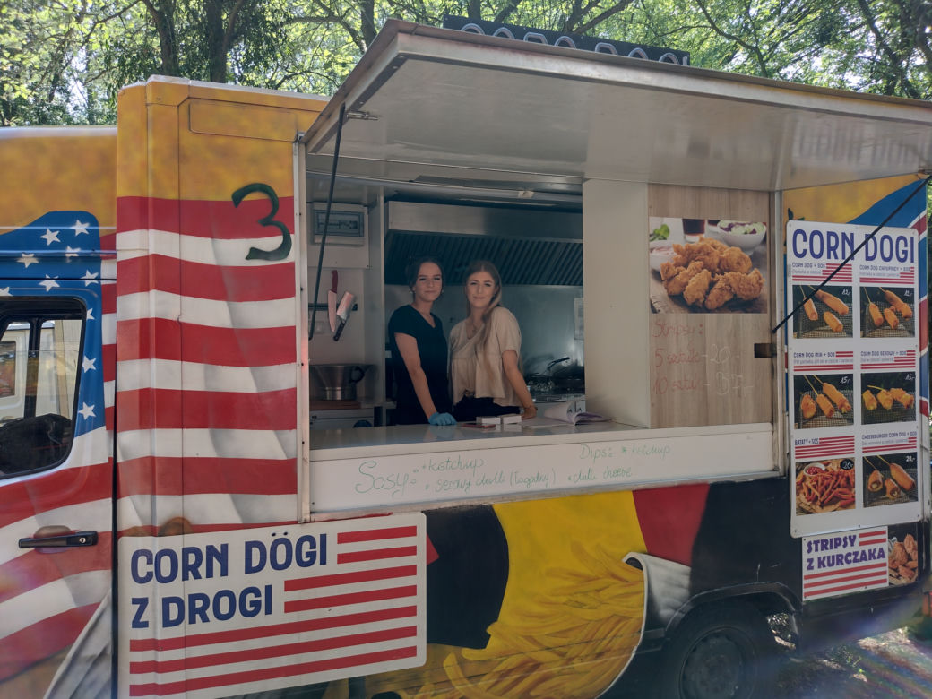 Trwa Festiwal Smaków Food Trucków w Olsztynie. Co dobrego można zjeść? [ZDJĘCIA]