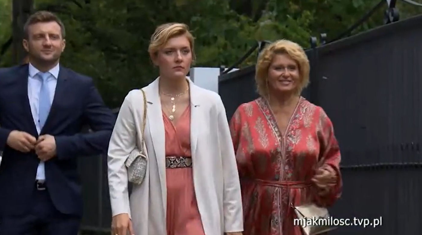 M jak miłość: Bartek (Arek Smoleński), Ula (Iga Krefft), matka Janka (Ewa Kasprzyk)
