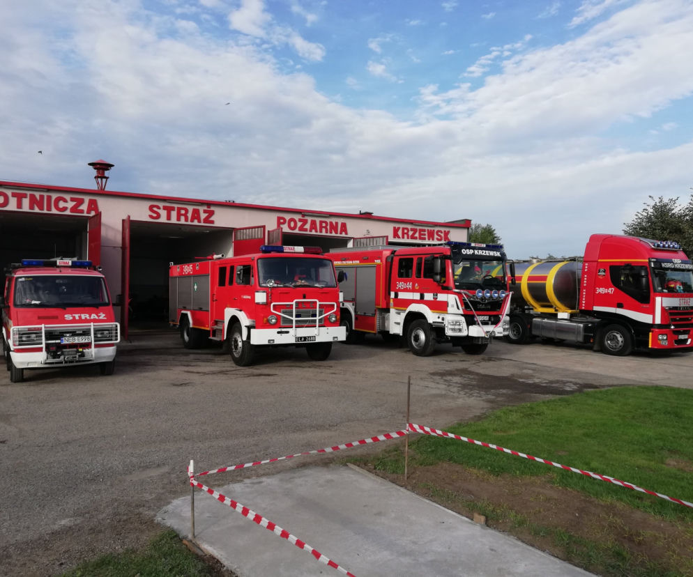 Strażacy z OSP Krzewsk otrzymali nowy samochód