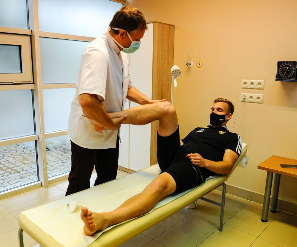 Mateusz Praszelik na testach medycznych w Śląsku Wrocław