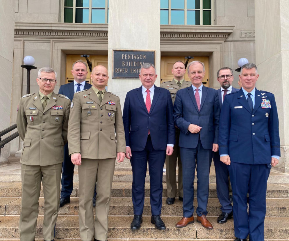 Paweł Bejda w USA. rozmowy o modernizacji armii i śmigłowcach Chinook