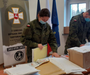Kartki dla obrońców granic wyruszyły [GALERIA]