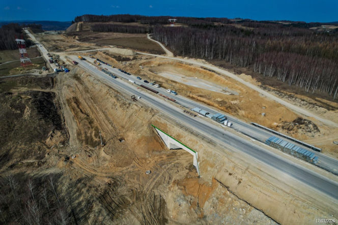 Najwyższa estakada w Polsce powstaje na S19 Babica Jawornik. Na plac budowy prowadzą serpentyny
