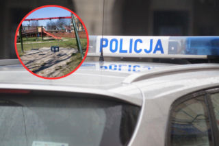 Chłopiec spadł z huśtawki i zaczepił się o sznur