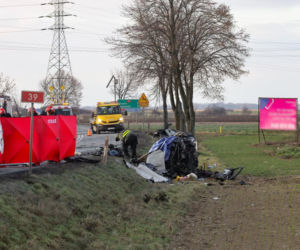 Sześć osób zginęło w wypadku pod Brzegiem. Prokuratura umorzyła śledztwo