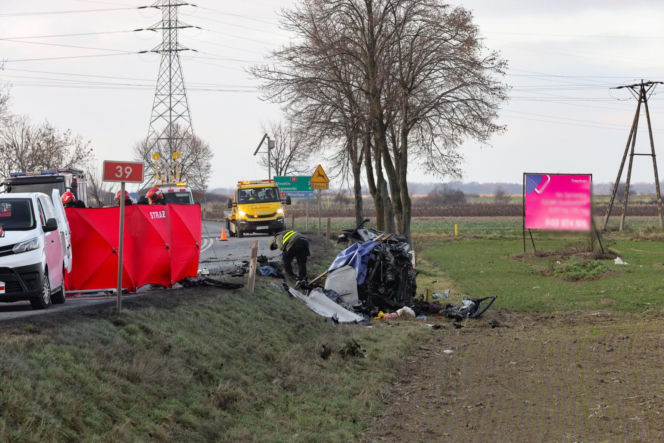Sześć osób zginęło w wypadku pod Brzegiem. Prokuratura umorzyła śledztwo