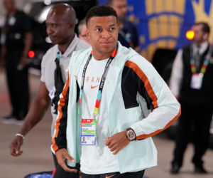 Kylian Mbappe z aktorką Ester Exposito na wakacjach na Sardynii