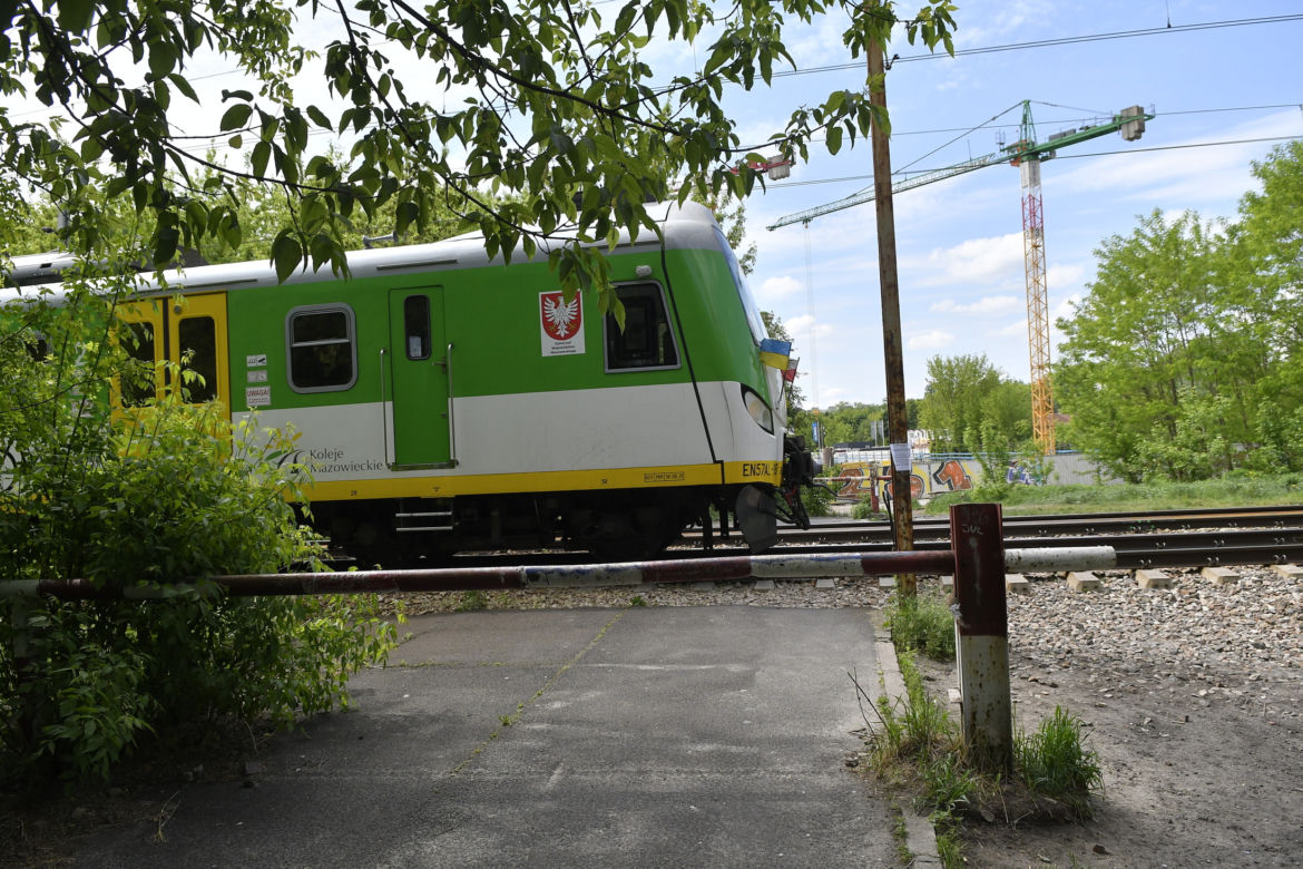 Kolejarze zabiorą mieszkańcom jedyne dojście do rezerwatu. Nie ma pieniędzy na tunel pod torami