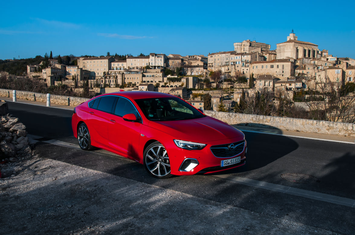 Opel Insignia GSi 2.0 Turbo 260 KM 8AT