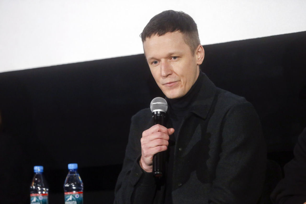 Filip Pławiak kiedyś i dziś. Tak przez lata zmieniał się ulubieniec widzów z serialu "Chyłka"
