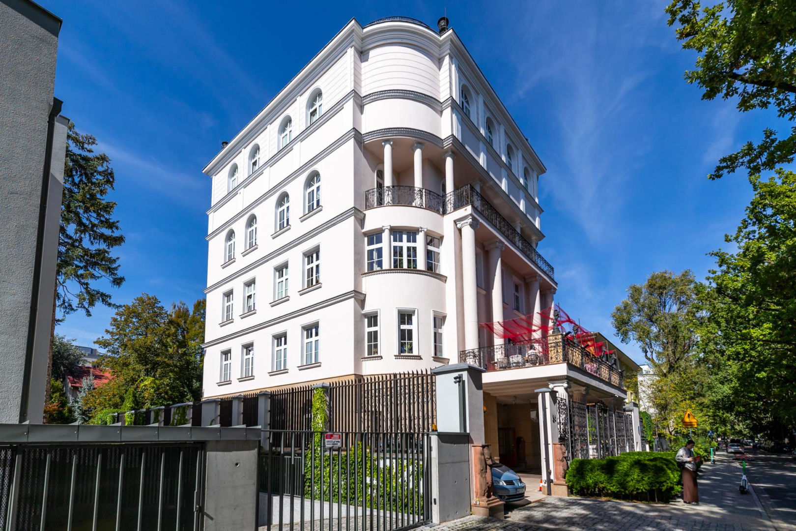 Biurowiec z lat 90. i początku XXI wieku. Warszawa, ulica Kielecka 23