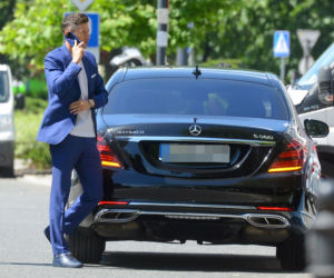 Robert Lewandowski wożony jest Maybachem za 560 tyś.