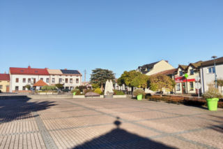 To najmniejsze miasto w Małopolsce. Niedawno było wsią, dzisiaj ma jeden z najpiękniejszych rynków w województwie