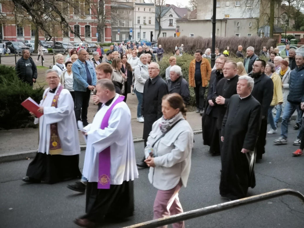 Droga Krzyżowa przeszła ulicami Leszna