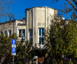 Dom przy Obrońców 25 na Saskiej Kępie