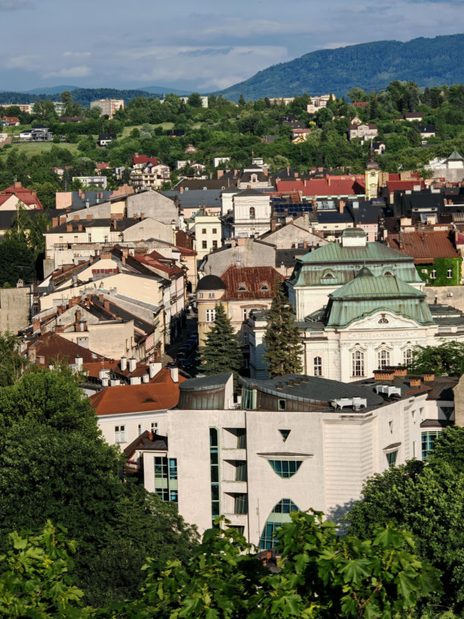 To jedno z najstarszych miast na Śląsku. Jest stolicą historycznej krainy