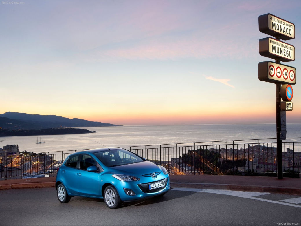 Mazda 2 Exclusive hatchback, model 2011