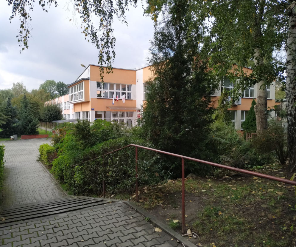 Rodzice uczniów SP12 nie rozumieją dlaczego nie wprowadzono zdalnego nauczania mimo wykrycia 3 zakażeń 
