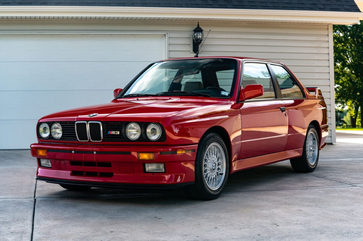 BMW E30 M3 wystawione na sprzedaż za prawie milion złotych