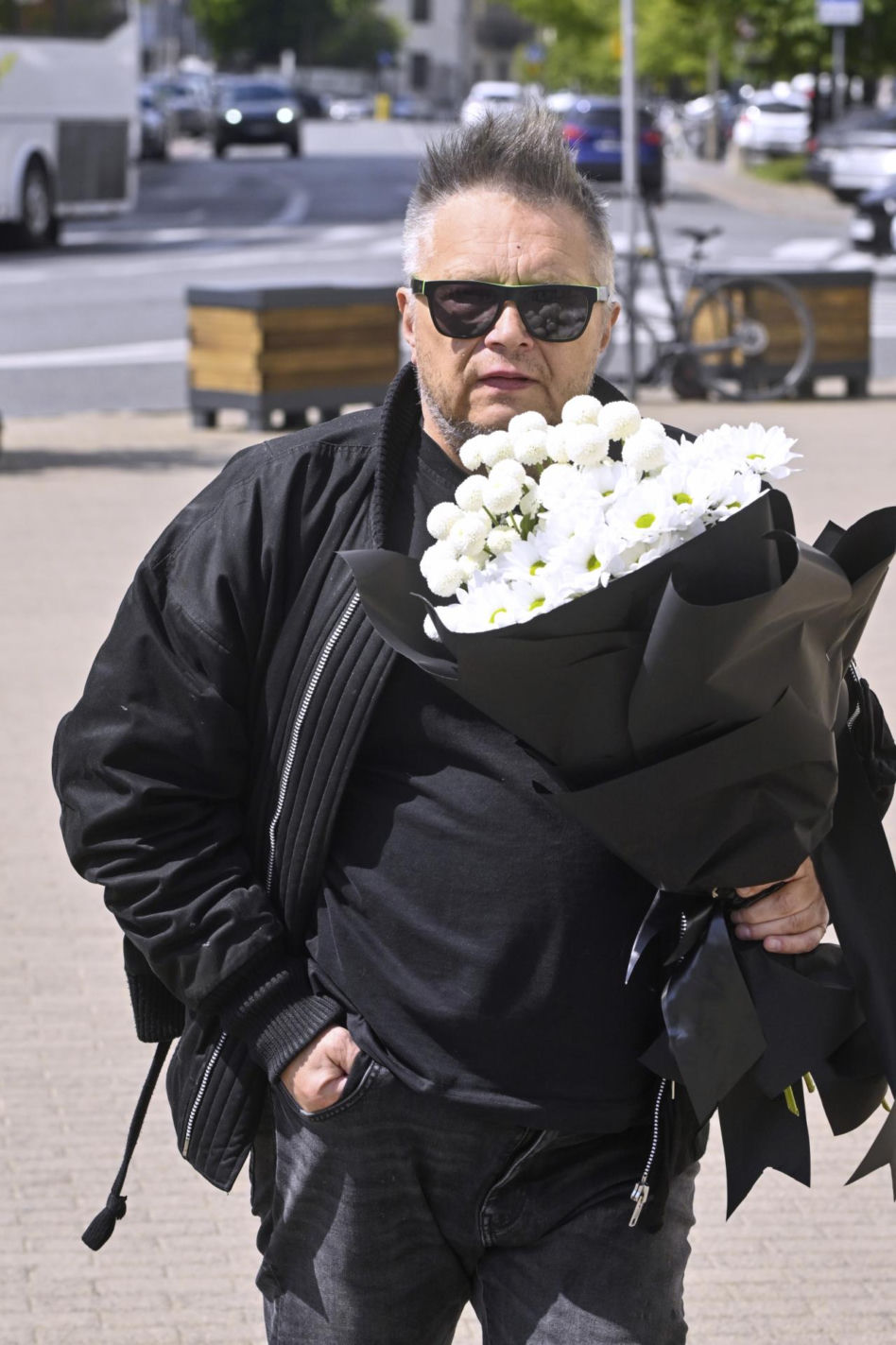 Pogrzeb Stanisławy Celińskiej. Tak się "wystroiły" gwiazdy. Karolak robił nawet zdjęcia telefonem! Wprowadzają nowy pogrzebowy savoir vivre?