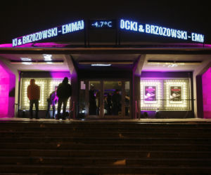 JANDA ZAMKNIE TEATR PRZEZ PIS?
